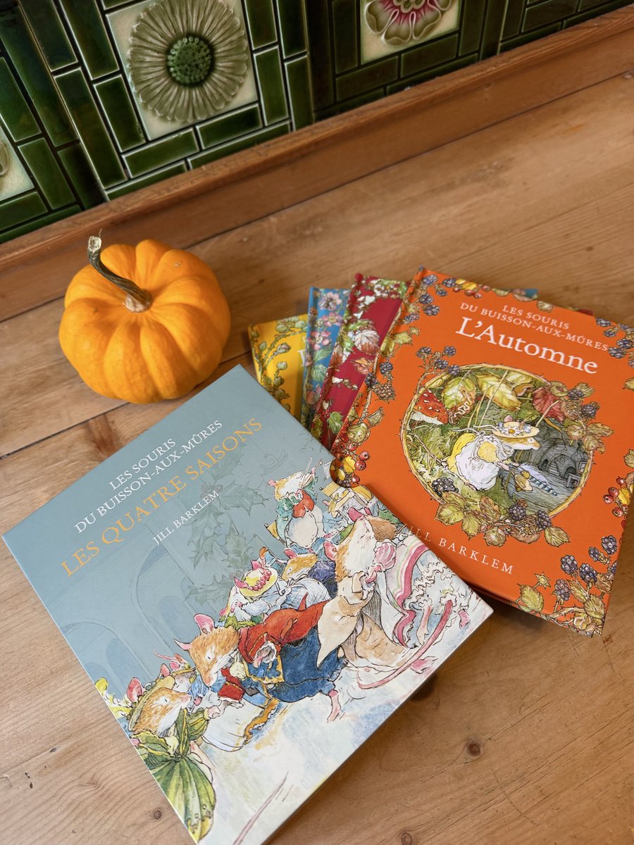 bramblyhedge_'s tweet photo. Publishing today… Les Quatre Saisons slipcase. Amuse-toi bien! 🐭 

Available here https://t.co/lEzXN9o8GQ https://t.co/gDtKkRWXit