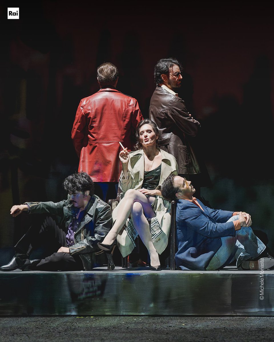 RaiTre's tweet photo. Dal Teatro del Maggio Fiorentino, "Romanzo criminale", la nuova opera lirica tratta dal romanzo di Giancarlo De Cataldo. Dirige il M° Nicola Piovani. Regia di Massimo Popolizio. Libretto di Giancarlo De Cataldo. 

In onda stasera #23ottobre alle 21.20 su #Rai3 e su #RaiPlay. https://t.co/L7Oo8MQ9ln