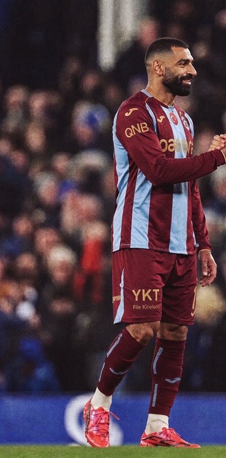 morgans022's tweet photo. The best player in Trabzonspor history shaking hands with the best player in Liverpool history https://t.co/fM7BafpCbz