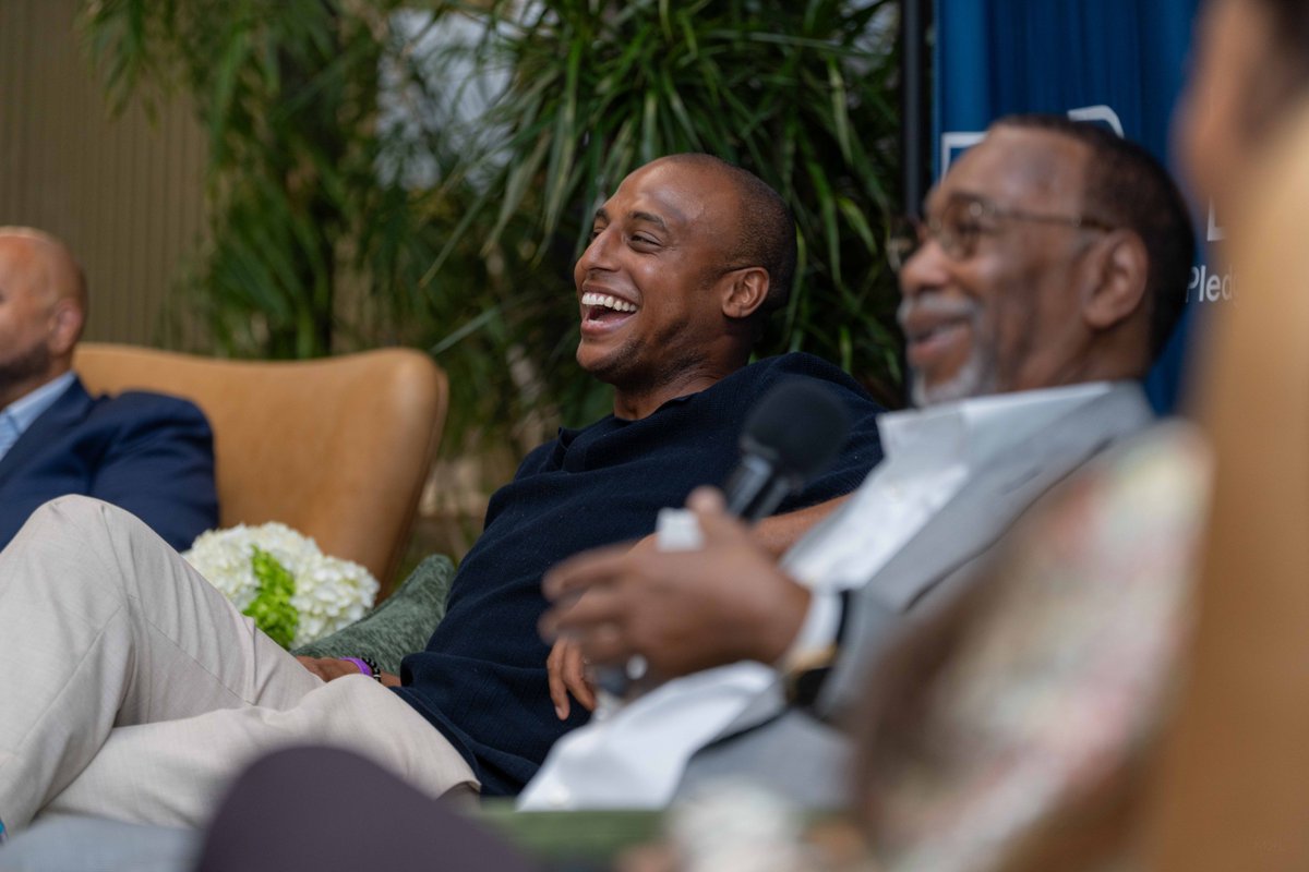 PledgeOne's tweet photo. Great conversations and fresh perspectives at #LATechWeek! 🌴 Will Bumpus @westboundequity, Larry Miller &amp; La La Anthony joined Pledge 1% CEO Josh Jarrett to explore how giving back can take many forms, from investing in communities to breaking down barriers to reentry. https://t.co/8SWMkmklbP