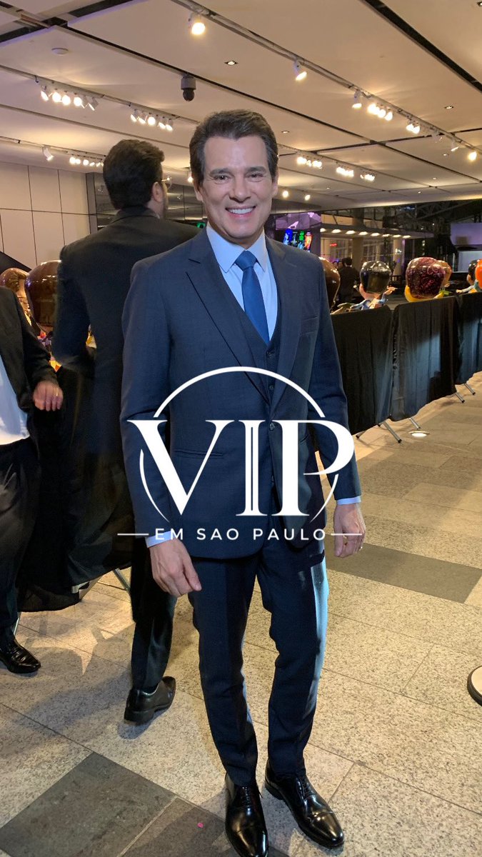 vipsemsaopaulo's tweet photo. O apresentador Celso Portiolli, no upfront do SBT em São Paulo. #celsoportiolli #sbt #upfront #upfrontSBT https://t.co/E239wa0col