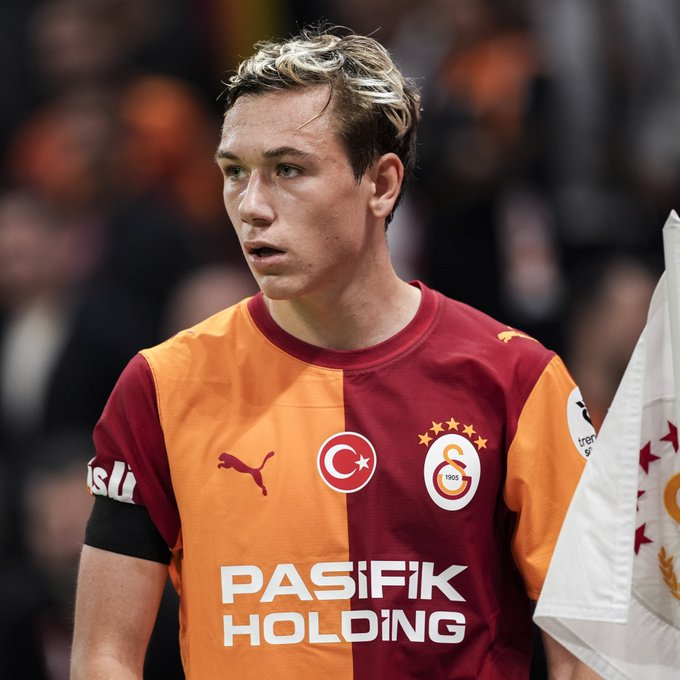 baycontiglobal's tweet photo. PSG ve Barcelona, Aleksey Batrakov ile ilgileniyor. (Milliyet)   
— Batrakov'un serbest kalma bedeli 55.000.000 euro. https://t.co/lXiL9mGPNN