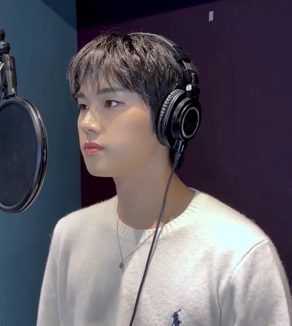guineagain's tweet photo. 아이라인 이만하다 https://t.co/wUiAsIrcVZ