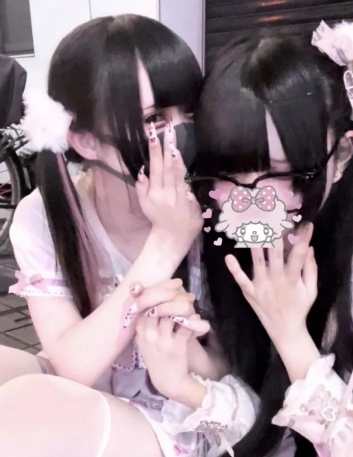 daddou5's tweet photo. 「あのおじさんなら全然ありじゃない…？」と会話してます https://t.co/EDO7CmmghJ