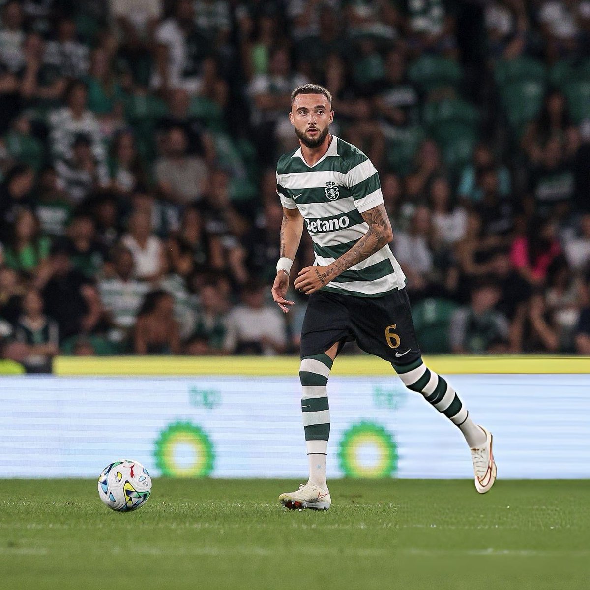 TalkingSporting's tweet photo. Zeno Debast is set to return to the #Sporting squad against Académico Viseu, but injury concerns remain.

The Belgian international missed 30 Sporting matches over the past year due to injuries, with the defender now nearing a return.

[via @Record_Portugal] https://t.co/nDgbZPCTPe