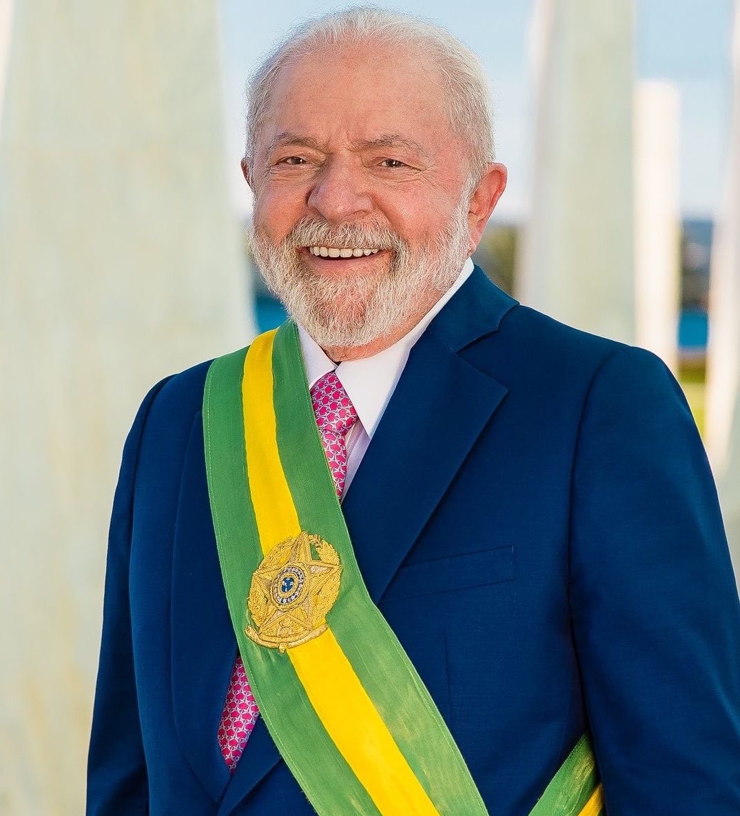 PortalBabados's tweet photo. 🚨Mel Maia ao reafirmar voto em Lula “É muito doido pensar que as pessoas fizeram um inferno na terra por causa de um suposto triplex e estão cag*ndo para uma ILHA.” https://t.co/XmZSmNd33D