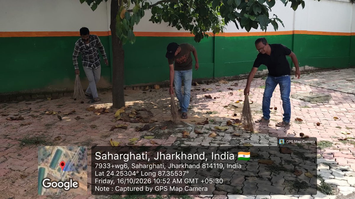 FCIDODEOGHAR's tweet photo. Before and After pics of Cleanliness drive organized by FSD Dumka under FCI Divisional Office Deoghar under Special Campaign 6.0! 🌿
#SpecialCampaign6 #FCI #CleanlinessDrive #SwachhBharat #SwachhataHiSeva #FSDDumka #FCIDeoghar #CleanIndiaGreenIndia https://t.co/ai64PqVkud