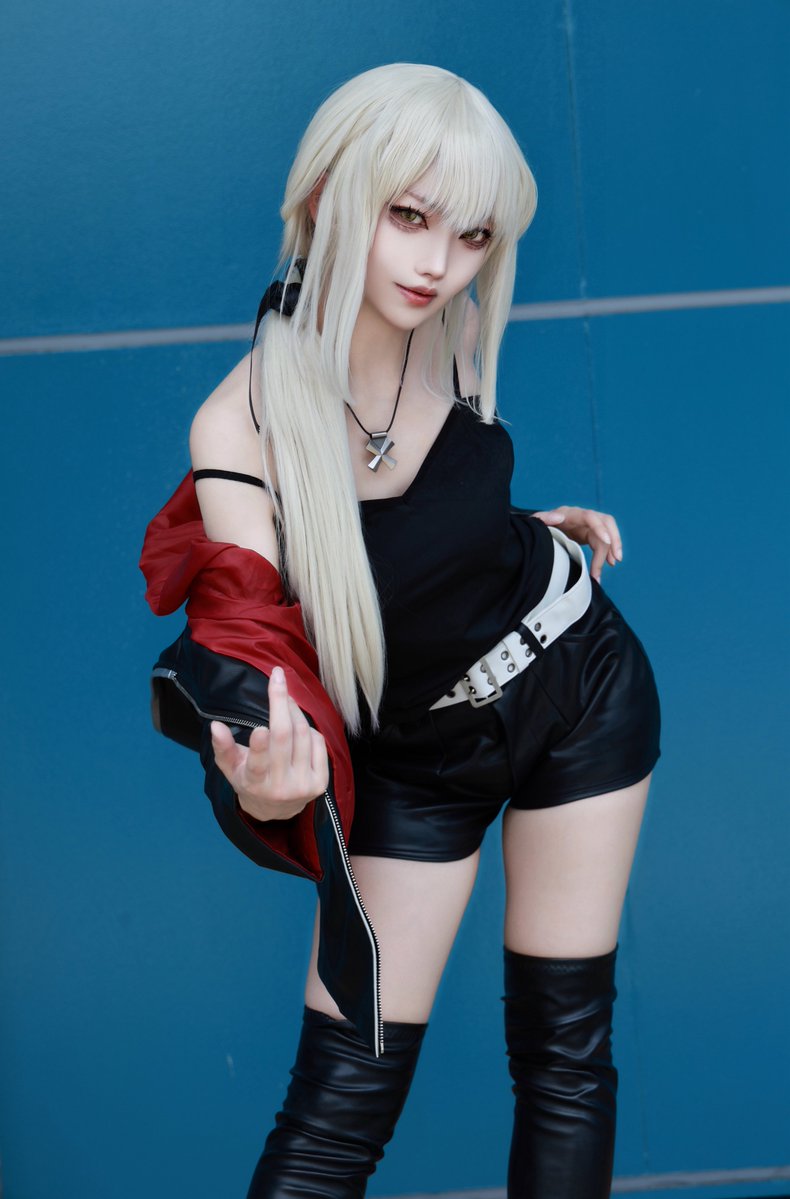MST_128_'s tweet photo. Cosplay

アルトリア・ペンドラゴン〔オルタ〕
- 漆黒の騎士王ver新宿1999 - https://t.co/9ikY4UPQWZ