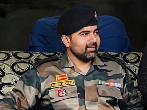 priority_n's tweet photo. Remembering a Brave of #IndianArmy

MAJOR ASHISH DHONCHAK
SHAURYA CHAKRA, SENA MEDAL
19 RR/ 15 SIKH LI
on his Birth Anniversary today.

Major Ashish was immortalized while fighting terrorists at Anantnag in Jammu &amp; Kashmir in 2023.
#KnowYourHeroes https://t.co/2Cr1fk12EU