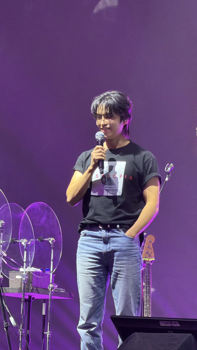Gyueun20's tweet photo. Soundcheck
#rosetopiajakarta #TheRose https://t.co/V16ppuBXGN