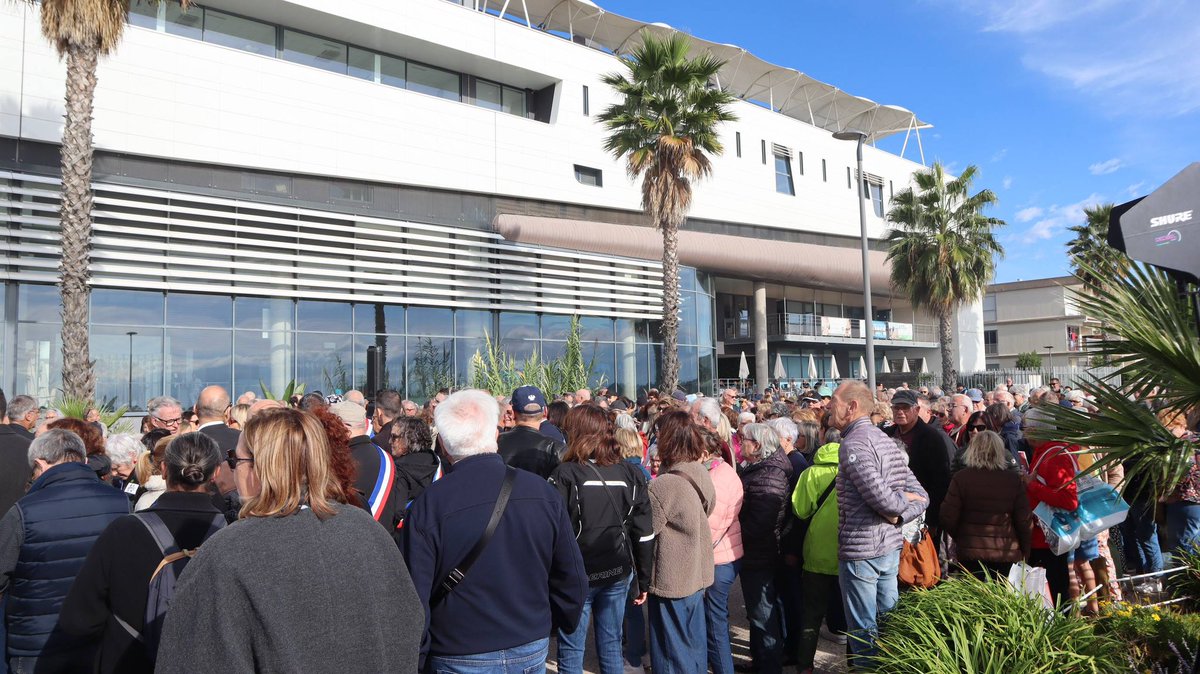 Sylv20CARRIERE's tweet photo. Ce matin à Balaruc-les-Bains, nous étions mobilisés contre le déremboursement des cures thermales ! 

Une mesure injuste qui pénalise les patients modestes, menace les emplois et sacrifie la santé au nom des économies. Les soins ne sont pas un privilège. #DeboutPourNosCures https://t.co/9k8IwtF7Yp