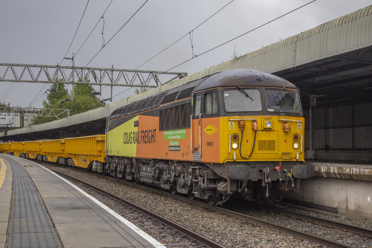 RyanRog82's tweet photo. Hello from a soggy Stafford 👋 
560051 has been doing the Bradwell - Basford Hall runs this week so thought I should get it. Attempted a @DownOnTheStour style shot low down and I’m pleased with how it turned out 🤔

#MEGATRACTION #Grid #RailwayPhotography #Wet #Stafford https://t.co/Pv7mBNOGpU