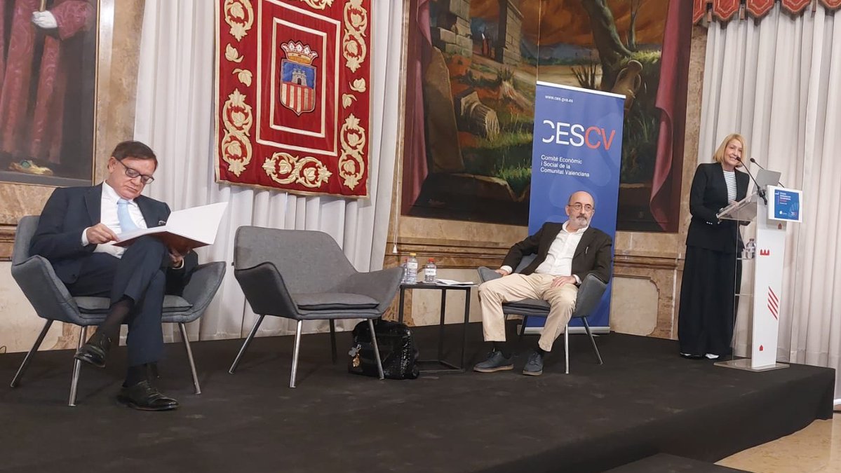 UGTPV's tweet photo. 👥Assistim a la jornada del CES CV sobre l'EURO DIGITAL, en la que intervé M. Carmen Barrera d'@UGT_Comunica.

Modernitzar els pagaments no pot ignorar l'impacte laboral. Defensem una transició justa a l'euro digital que millore la vida de les persones i no deixe a ningú enrere. https://t.co/eGwh2JxfYT