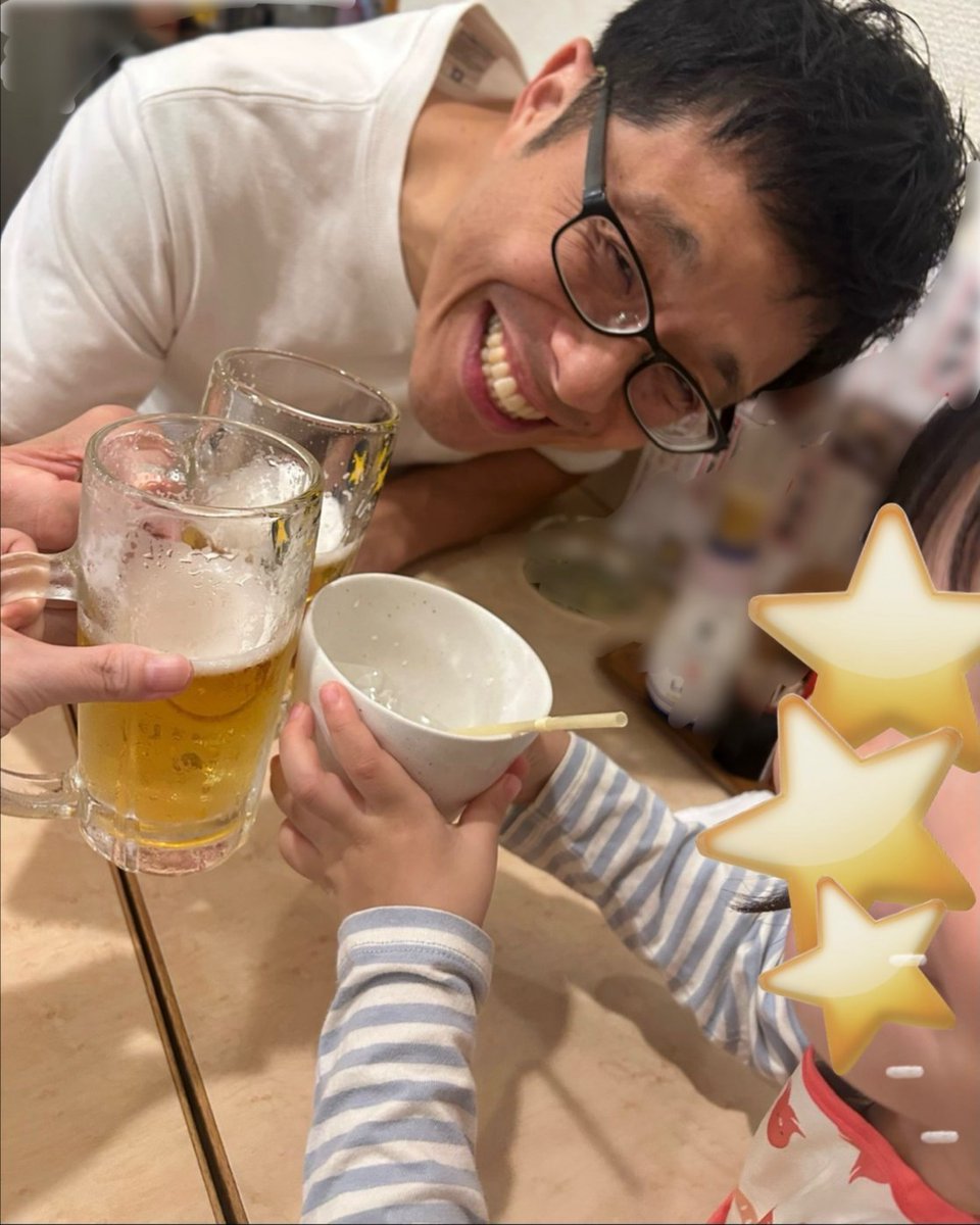 katomecha's tweet photo. 昨日ドラフト会議が無事終了しました😊

滝行から社内幽閉、YouTube出演まで、諸々お疲れさまでしたー！

子メカ👶🏻も、メガネ👓の逃走を阻止したことをお友だちのパパに褒められ、すっかりこの一大行事に貢献した気分✨

来年は「私も滝行したい！」なんて言い出すのでは…？🤣 https://t.co/6sPgkUGXNJ