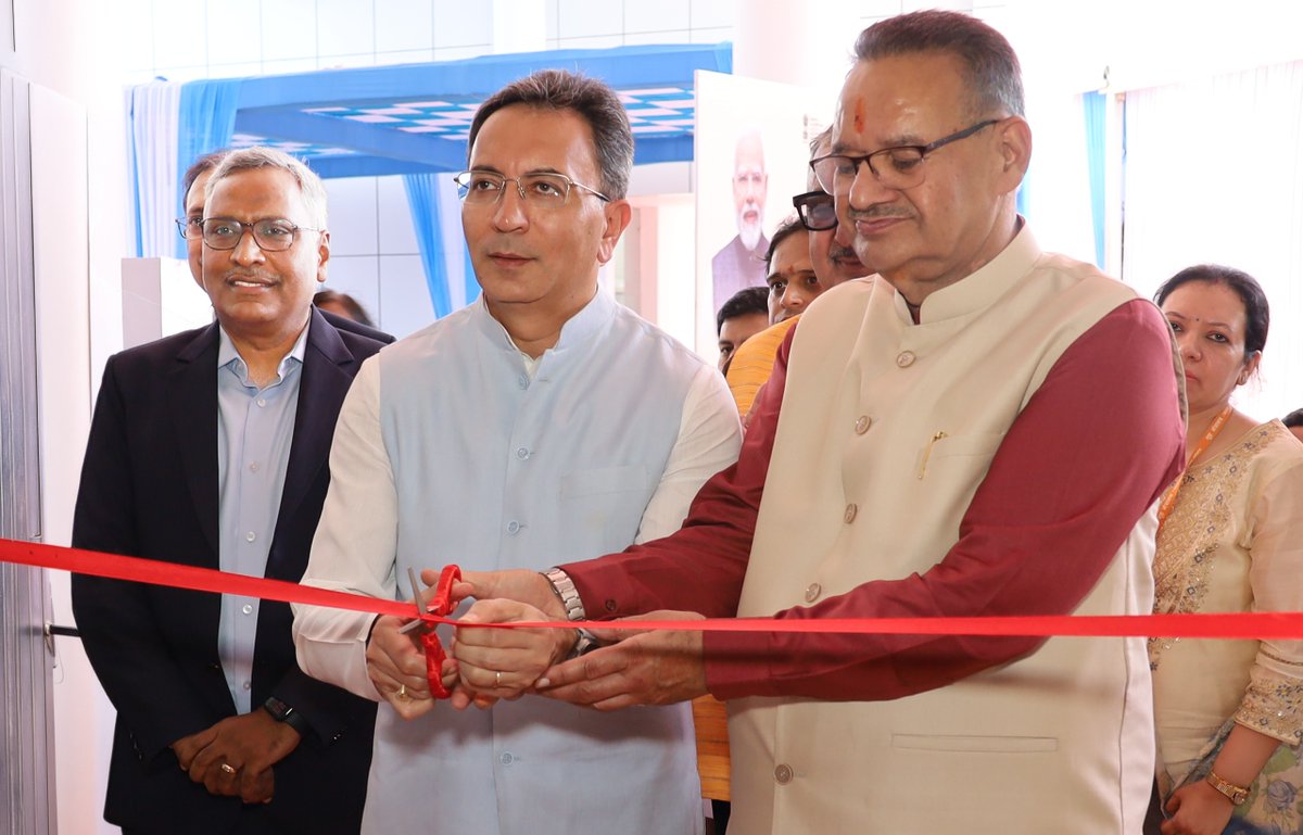 _DigitalIndia's tweet photo. Inauguration of STPI Incubation Facility, Dehradun

Shri Jitin Prasada , Hon’ble Minister of State for Electronics & IT, and Commerce & Industry, Government of India; Shri Ganesh Joshi, Hon’ble Cabinet Minister, Agriculture & Farmers Welfare and Soldier Welfare, Government of Uttarakhand; and Shri Pradeep Batra , Hon’ble Cabinet Minister, Transport, IT and Good Governance, Science and Technology, Biotechnology, Government of Uttarakhand, inaugurated the STPI Incubation Facility at Dehradun, Uttarakhand , in the gracious presence of Shri Arvind Kumar, Director General, STPI , and Dr. Pankaj Kumar Pandey, IT Secretary, Govt. of Uttarakhand. The occasion was marked by a plaque unveiling and ribbon-cutting ceremony. 

The state-of-the-art incubation facility features 30,000 sq. ft. of incubation infrastructure, Plug & Play seats, semi-furnished incubation space, conference and meeting rooms, an auditorium, a Network Operations Centre (NOC), and a cafeteria.

The facility aims to foster entrepreneurship, create employment opportunities and accelerate technology-led growth in Uttarakhand by supporting startups and IT/ITeS companies. 

#DigitalIndia #StartupEcosystem #ViksitBharat #STPI #Dehradun #Uttarakhand #Entrepreneurship #Innovation #EmpoweringStartups
