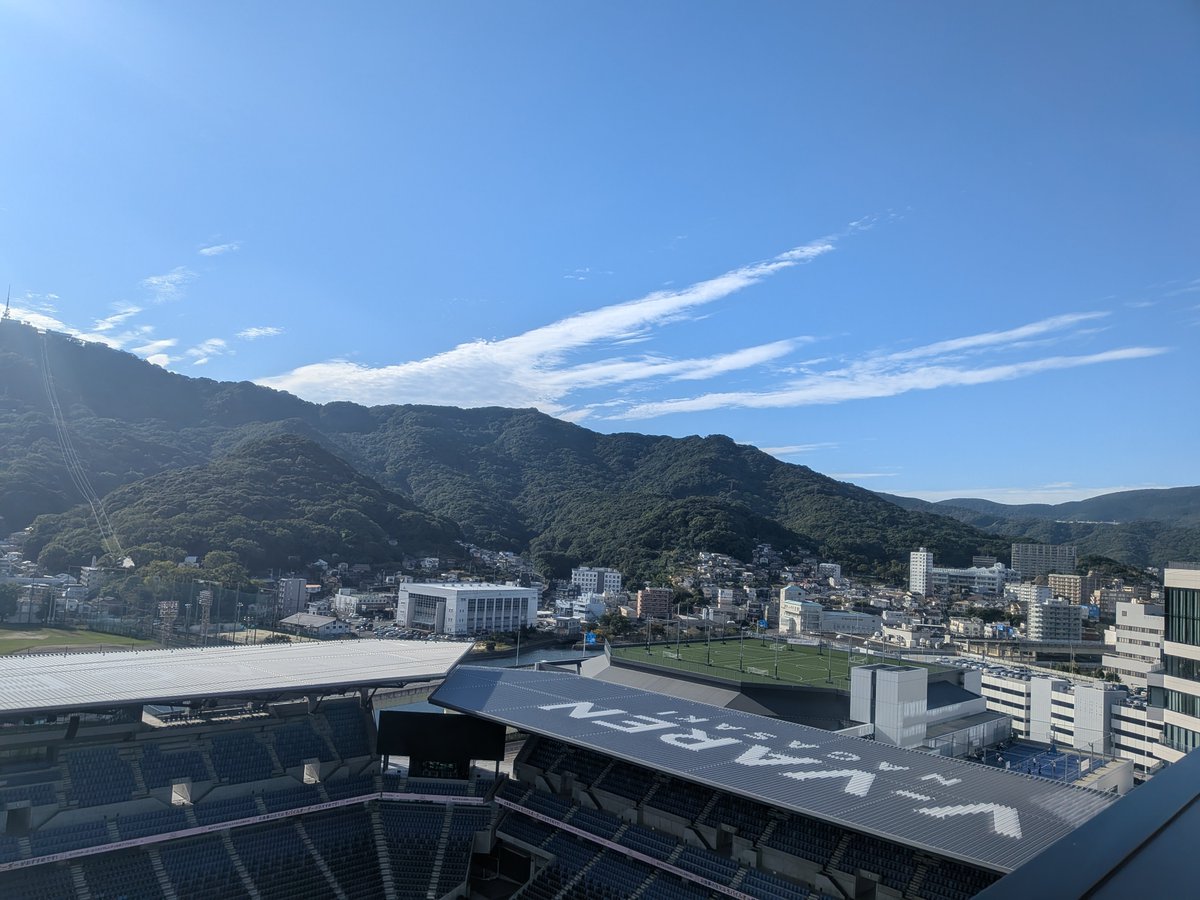 Dragon1207Usagi's tweet photo. スタジアムシティホテル。部屋からはピッチと稲佐山が見えて気持ちよかった😃 https://t.co/sRiV6cSZQ8