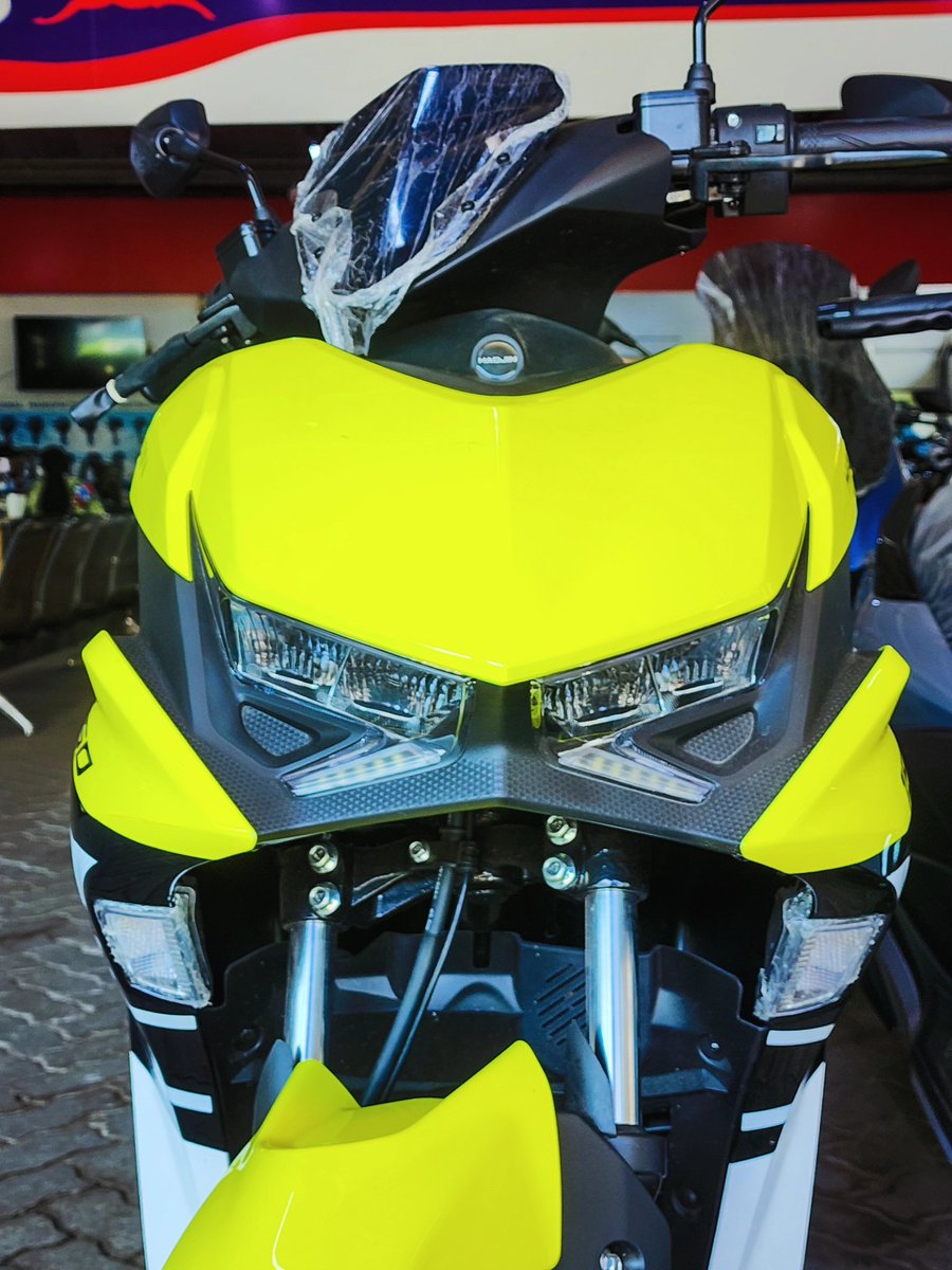 rex_maina's tweet photo. Today I got to choose the scooter for the challenge and I’ve settled on the Butterfly 150cc. 🛵

It’s an upgrade from the phased-out 125cc I initially considered, so I’m definitely not complaining. 

And of course… it had to be a Bumblebee. 🐝 https://t.co/gKeTTkilcH