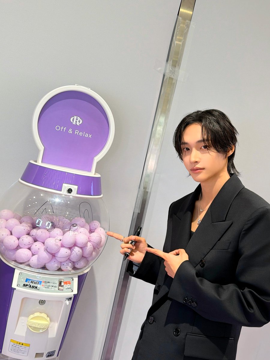 NeNi961111's tweet photo. Wonbin as the First Ambassador for Off & Relax visiting Grand Open Store and fansigning Event in Tokyo 😍🧡💜🧴✨️
@offandrelax
#offandrelaxXwonbin
#WONBIN #원빈 #박원빈
@RIIZE_official
#RIIZE #라이즈
#RISEandREALIZE https://t.co/U1pGc7Blby
