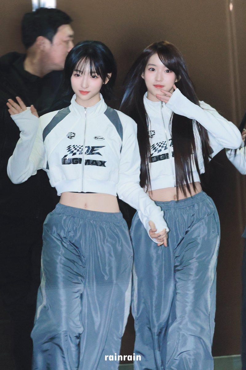 rainrain101106's tweet photo. 261023 👭🩵

#A2OLITE #XILI #시리 #vora #보라 https://t.co/feEu38J21d