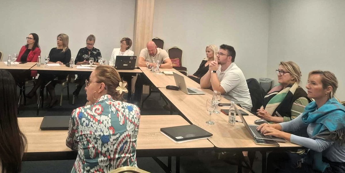 UNDPBiH's tweet photo. From methodology to practice: Tuzla and Vogošća worked on action plans in Neum to apply the Gender Equality Seal for Public Institutions in local governance.

Supported through #GEA, funded by 🇪🇺🇩🇰🇸🇪.

@UN_BiH @unwomenbih @UNFPABiH @UNICEFBiH @SwedenBiH @eubih @DKAmbBiH https://t.co/i62e9ZojvB
