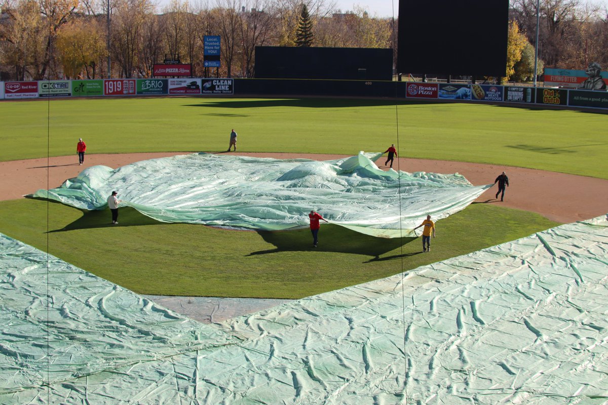 Wpg_Goldeyes's tweet photo. 🍂 In a sad autumn ritual here at Blue Cross Park, the winter tarps were placed on the infield yesterday to protect the grass from the ravages of winter. ❄️⚾

Here’s to an early spring! 🤞🌱☀️ https://t.co/sTArH6kWaE