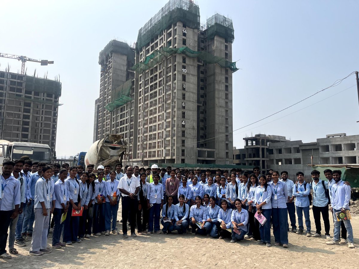 MIT_Updates's tweet photo. Our Civil Engineering Department organizes Site Visit to Marathwada's First 21-Storey Skyscraper!

#mit_csn #MITCSN #CivilEngineering #IndustrialVisit #OneWorldTownship #ManjeetPrideGroup #ALUFORM #ConstructionTechnology #SiteVisit https://t.co/nkXvV7KFNy