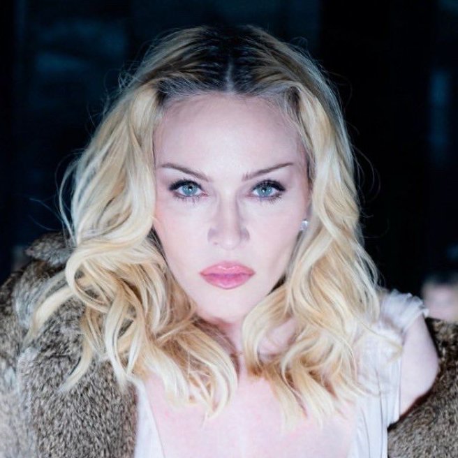 tracklist's tweet photo. A rainha do pop, Madonna, declarou apoio a Lula nas eleições para a Presidência do Brasil. https://t.co/Q0dhgaZjfo