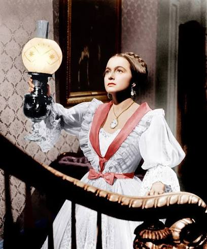 mori_identity's tweet photo. 【演繹の星】

玩具職人の衣装モチーフは
映画《女相続人 (The Heiress)》(1949年)だと思われます https://t.co/HOErLJ21h4