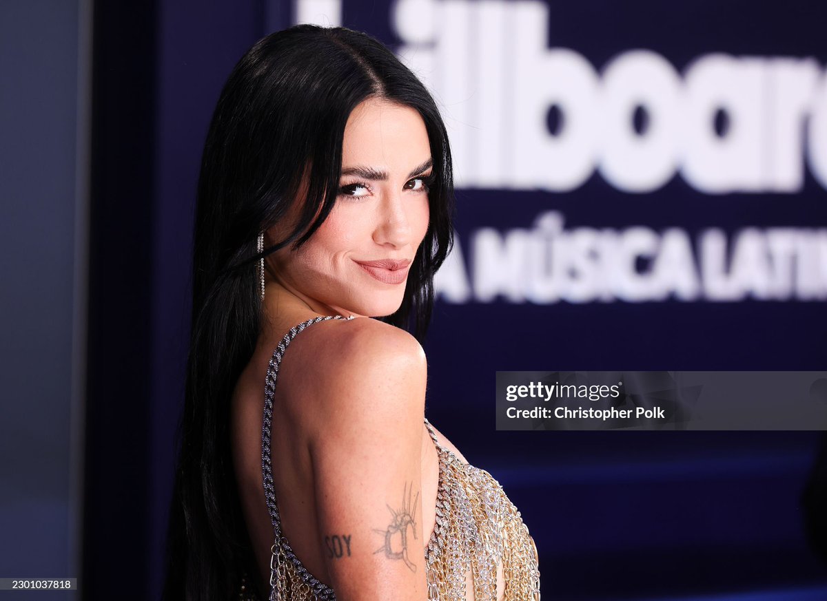 lalidataokfp's tweet photo. — LALI en los Premios Latin Billboard 💛✨ https://t.co/lg0XmWm7dR