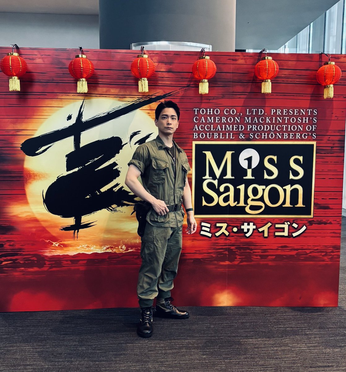 Kyui_0227's tweet photo. #ミス・サイゴン
本日、ついに本初日を迎えました！！

お越しくださった皆さまありがとうございます！

憧れていた舞台、踏みしめました。

改めてこの作品が大好きです。 https://t.co/mzJFZ7euPN