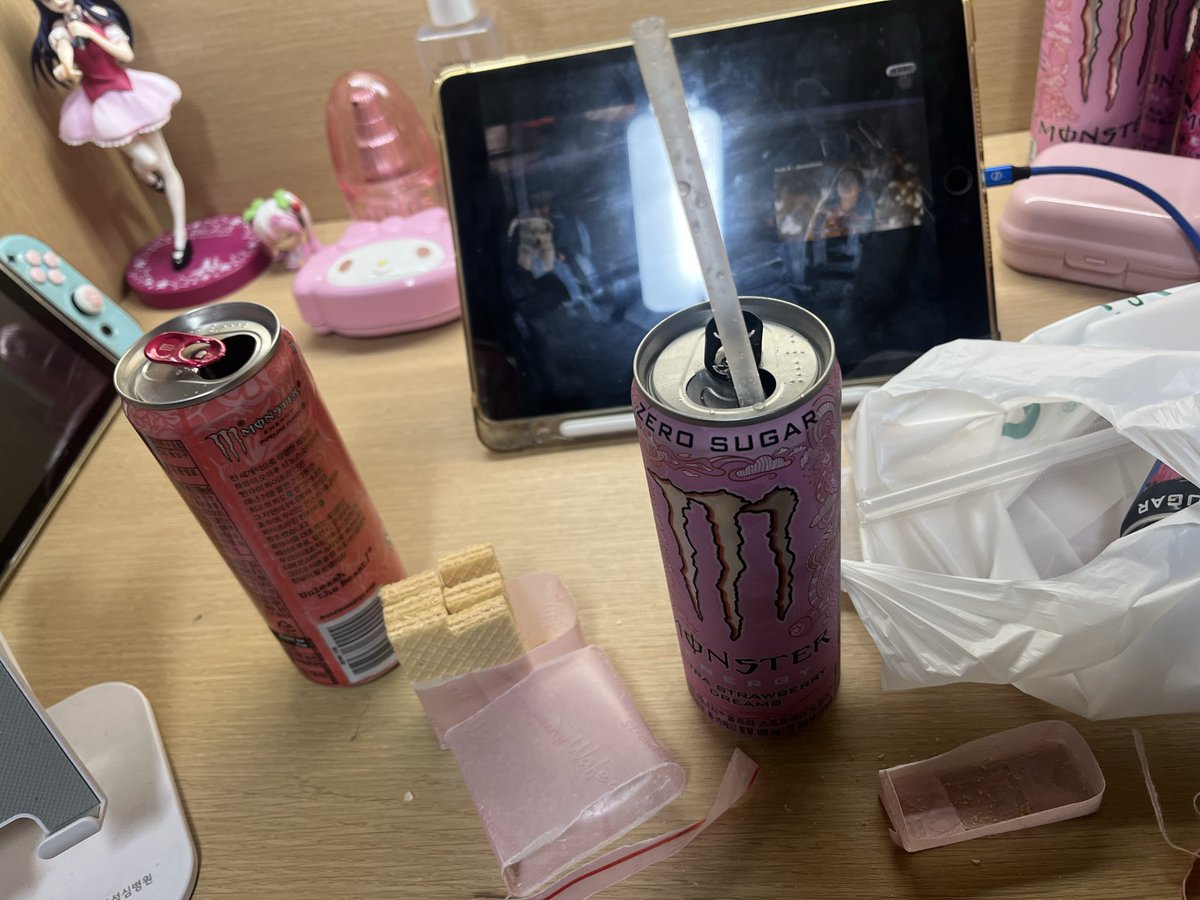 psychopath608's tweet photo. ㅅㅂ 이게 행볻이지 ㅋㅋ https://t.co/mwu0Bck3RA