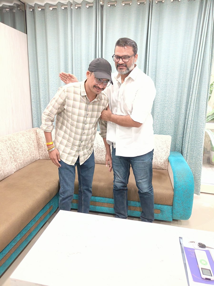 _Team_LS's tweet photo. आज जयपुर स्थित कार्यालय में श्री @_lokeshsharma जी से खैरथल-तिजारा से पधारे साथी तपन कौशिक जी एवं नीरज जी ने मुलाकात की। https://t.co/6iiAP8M78A