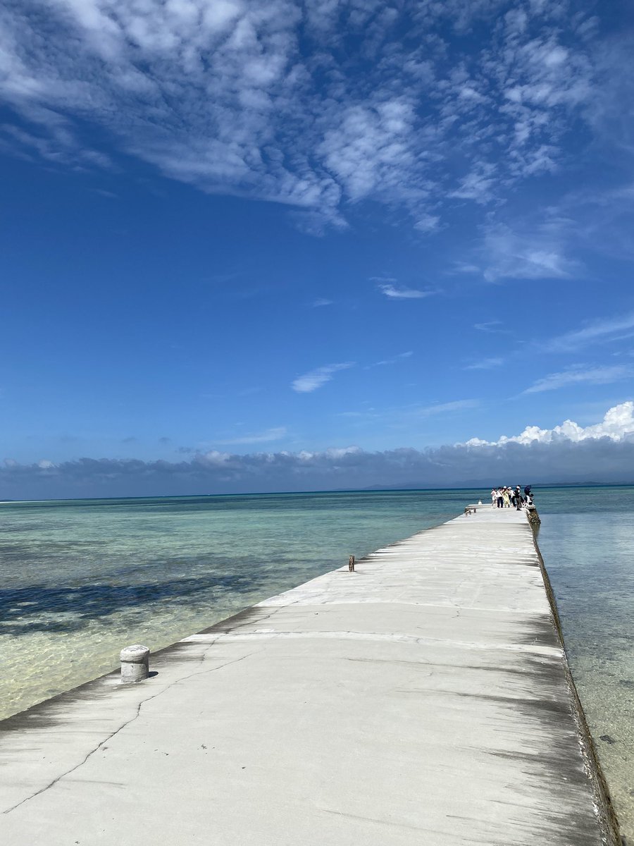 SleepdeeplyGG's tweet photo. ただ歩いているだけで、心が洗われる。

沖縄・竹富島 「西桟橋」 https://t.co/CRkggBCNrL