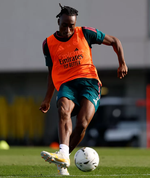 theMadridZone's tweet photo. Yan Diomandé is ready for his El Clasico debut 🇨🇮🔥 https://t.co/ttPVDWS1Ac
