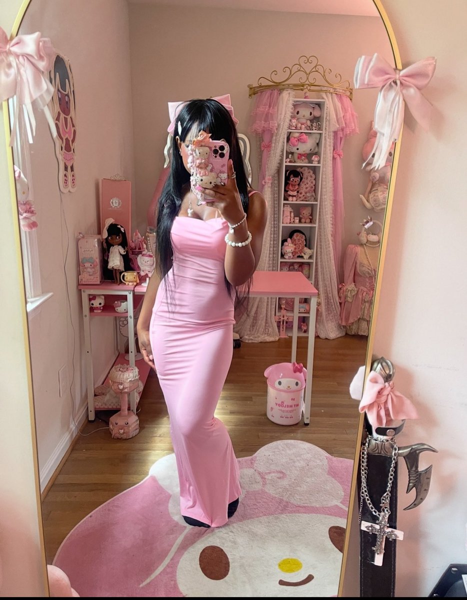 buffholic's tweet photo. Bra or no bra?🎀 https://t.co/wsOwSmx3sQ