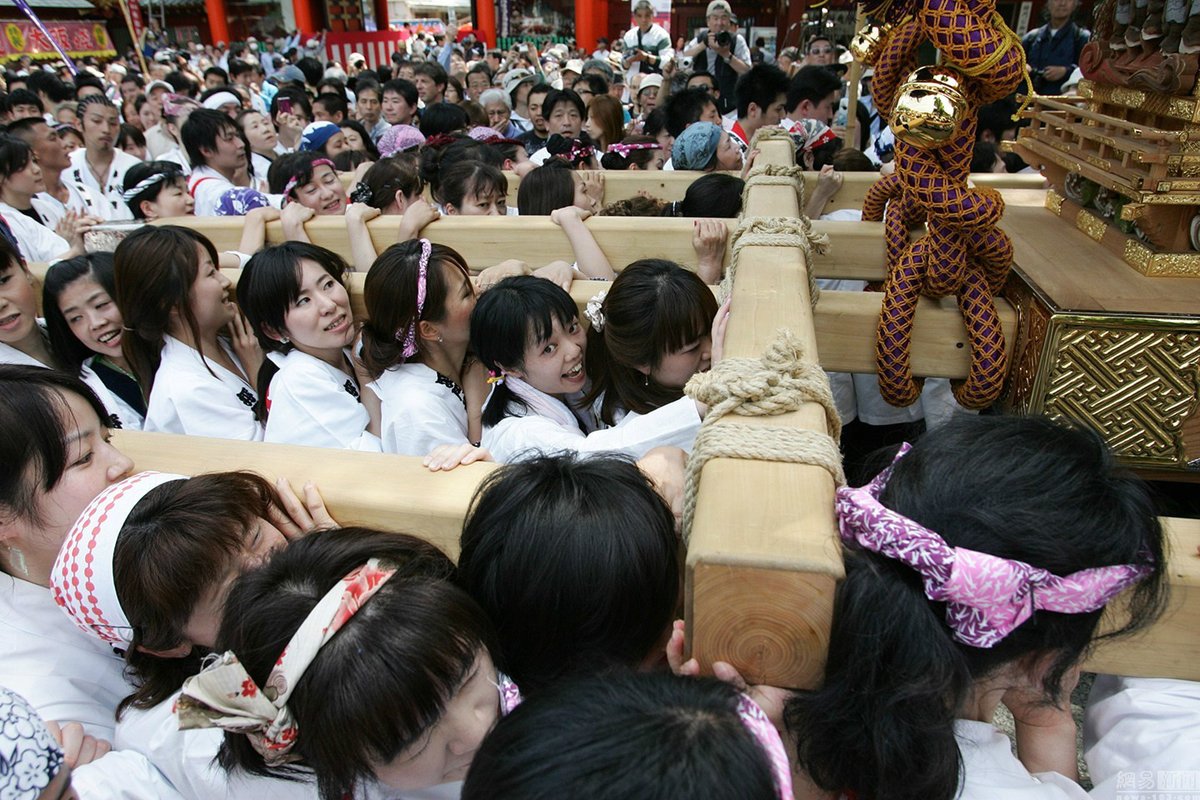 rek88rek's tweet photo. 秋の収穫祭で、神様に感謝の気持ちを込めてお米を捧げる「祭載米」の儀式を見学しました。新米の瑞々しい香りが辺りに漂って、心が洗われるようでした。 https://t.co/t72yPnzDPx