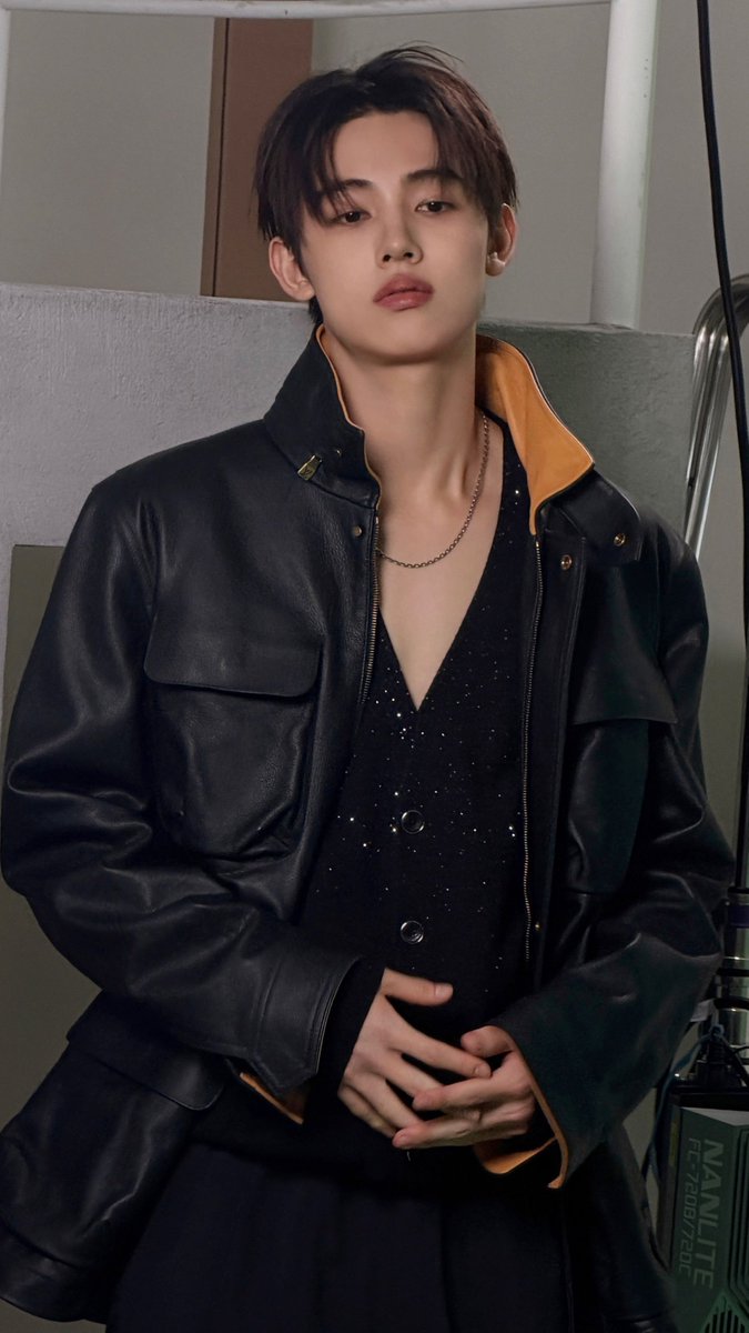 eomtan's tweet photo. HANDSOME https://t.co/73TFJlRG7n