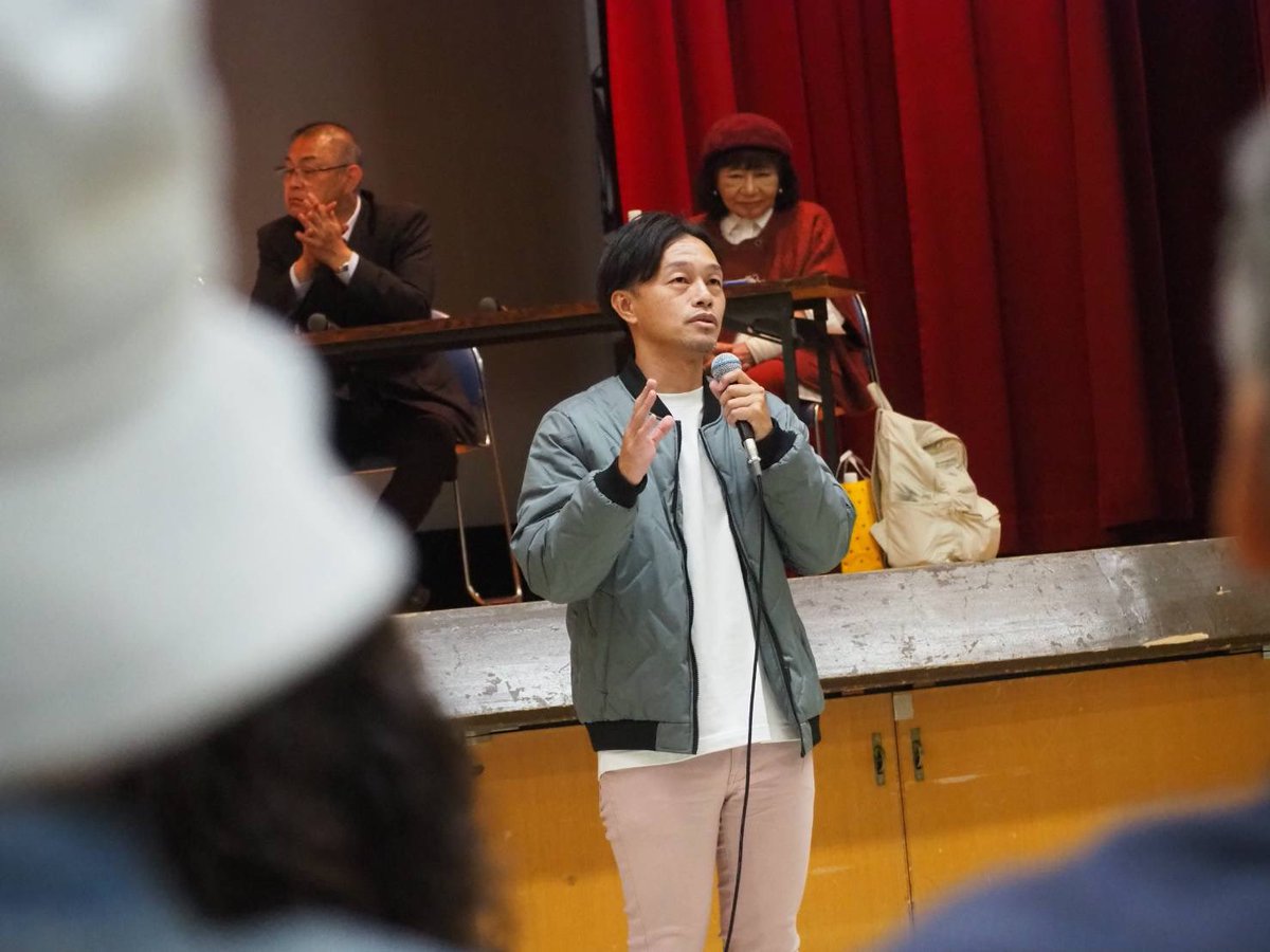 kabatakengo's tweet photo. 本日「路上のラジオ」主催の集会
「3度目は許さない！都構想もカジノもいらない 路上からの反撃」
に参加してきました。

西谷文和さん、藤永のぶよさん、坂本篤紀さんが維新の悪政の数々を批判しつつ、
「定数1の選挙区で維新に勝つ」
ための秘策を軽妙なトークで繰り広げ、
「維新許すまじ」
で会場が一つになりました。
私も発言の機会をいただき、新しい政治団体「もうええわ都構想」を披露できました☺️
ありがとうございました！
みなさん、力を合わせて3度目の都構想にNOを突きつけていきましょう✊