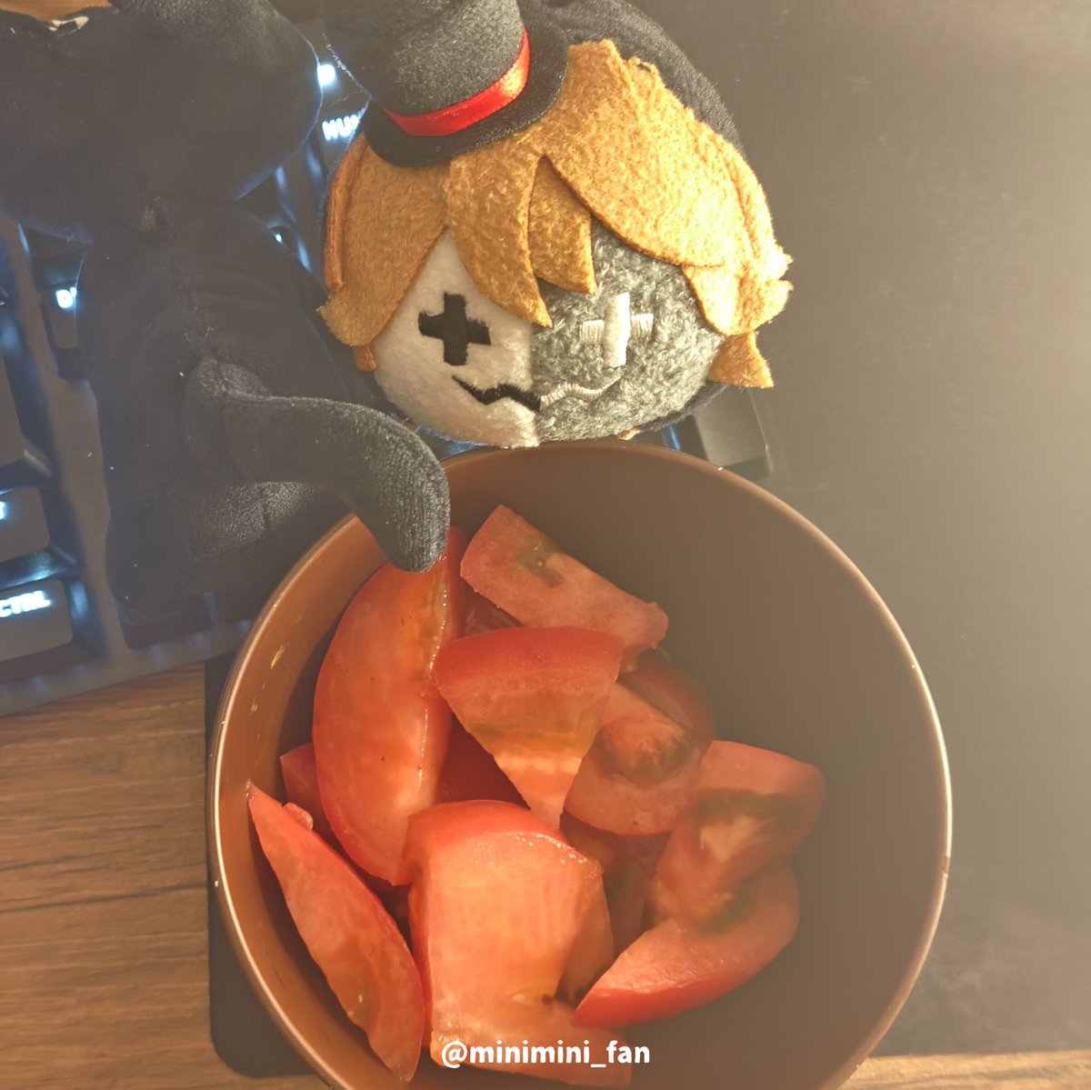 minimini_fan's tweet photo. 🍰→🍅→🍰の順で食べてHAPPYな気持ちになりました！頑張った身体に甘みが染みるー！ https://t.co/YaPGPwdbm6