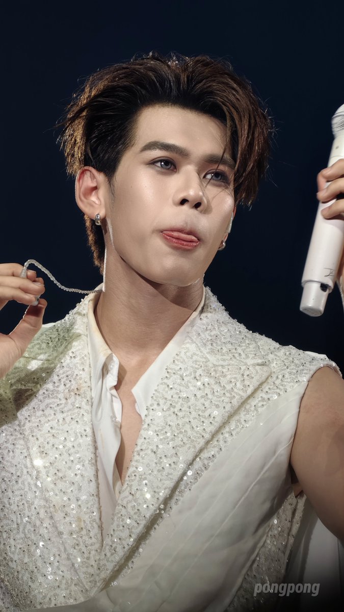 pongurluve_'s tweet photo. cute or handsome
#TuiChayatorn https://t.co/e9zUw37dli