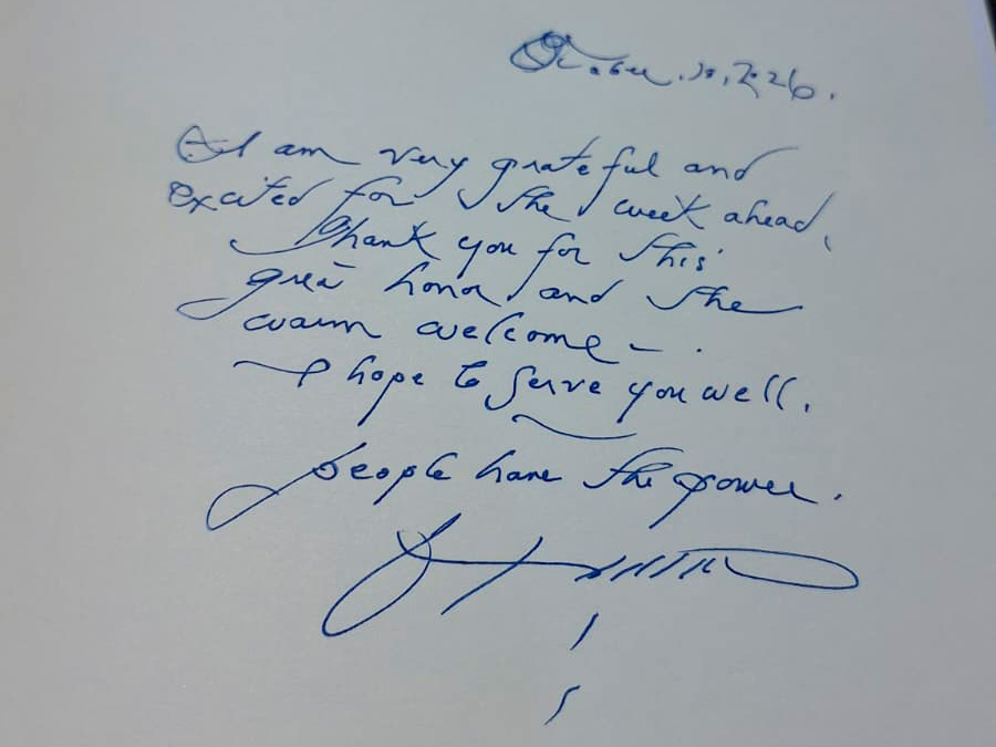 aena's tweet photo. 🛬 Un año más, el #Aeropuerto de #Asturias acoge la llegada de los asistentes y premiados de los #PremiosPrincesadeAsturias 2026 @fpa

🖊️ Patti Smith, Studio Ghibli, Leo Messi o Christina Koch son algunos de los galardonados que han dejado su firma a su paso por el aeropuerto.

👏🏻 ¡Enhorabuena a todos!