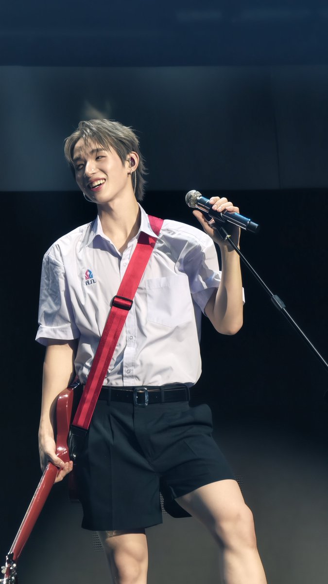 NFNJ9's tweet photo. พี่ฮงท็อปรุ่นอะ😭😭😭😭😭

#LYKNReflexionConcertD1
#hongshihoshi https://t.co/B6Vgea8Thv