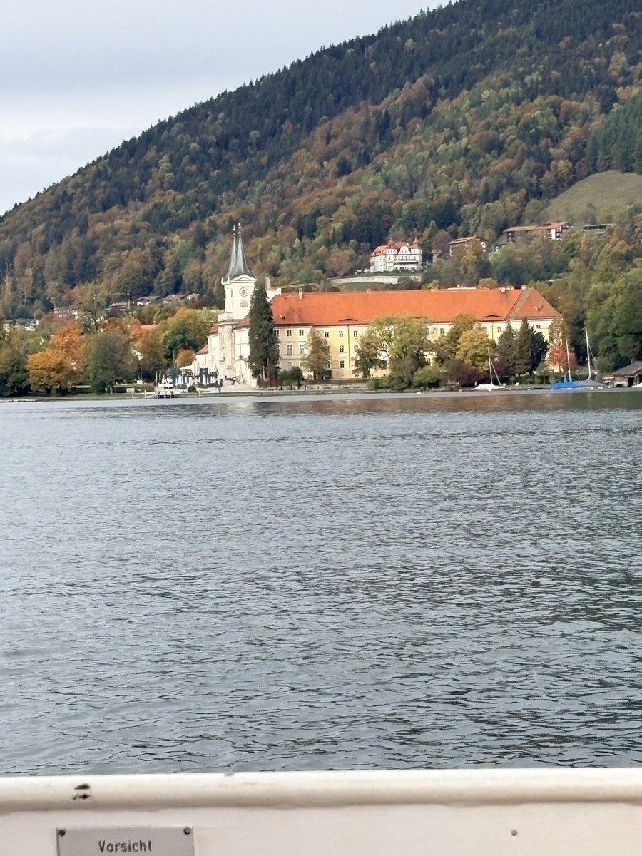 Bfc1882Mick's tweet photo. @PintsBeauty 

räuftüberl view from the Lake https://t.co/APDpq8ttU2