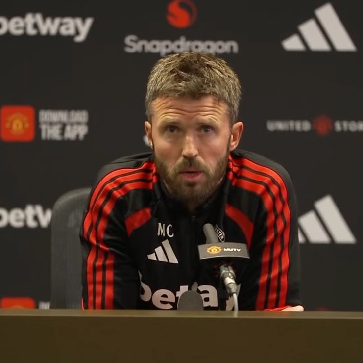 Red_Devils_PL's tweet photo. 🎙️ Michael Carrick:

"Szatnia nie jest podzielona, robimy wszystko by wrócić do tego co potrafimy najlepiej."

#MUFC https://t.co/t7ROq36Gvm