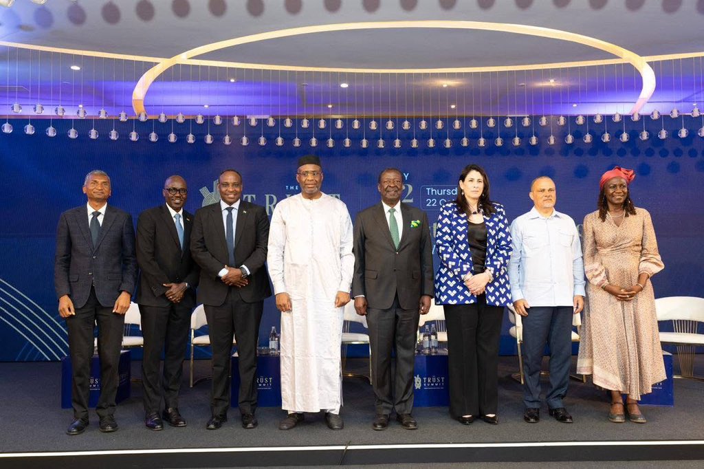 ClubdeMadrid's tweet photo. 🌍 Club de Madrid Member and former Prime Minister of Mali @MoussaMaraMali participated in #TrustSummit2026 in Nairobi, Kenya, calling for renewed trust in democratic institutions and stronger international cooperation. https://t.co/L9ZiPP4bUU