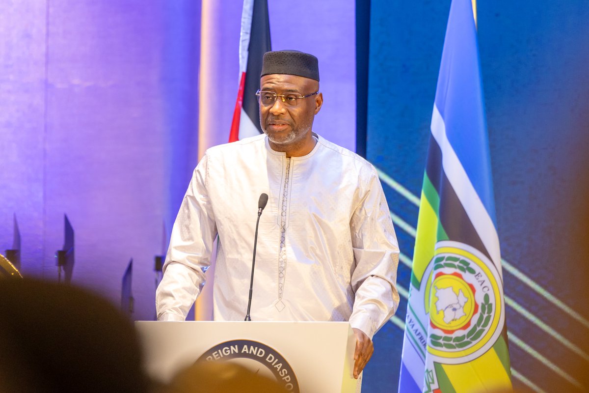 ClubdeMadrid's tweet photo. 🌍 Club de Madrid Member and former Prime Minister of Mali @MoussaMaraMali participated in #TrustSummit2026 in Nairobi, Kenya, calling for renewed trust in democratic institutions and stronger international cooperation. https://t.co/L9ZiPP4bUU