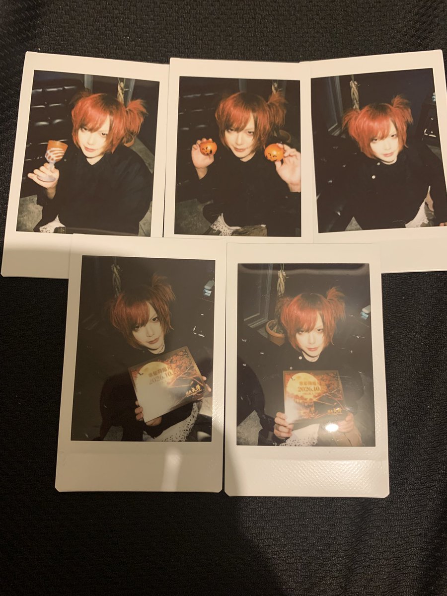 otorihik_v's tweet photo. 【甘い暴力 チェキ】
10/23 江坂MUSE

譲：文さん、義さん、咲さん
求:咲さんは写り違い＞義さん、文さんは定価

郵送での対応可能でござます。
お気軽にお声掛けくださいませ。 https://t.co/v881Z81XlQ