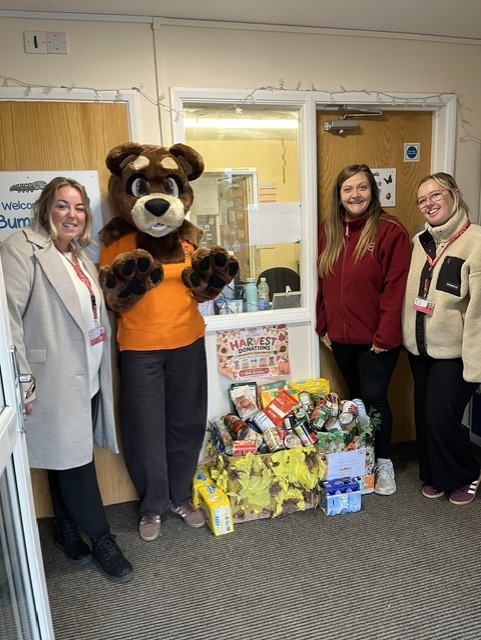HomeStartRSC's tweet photo. Honey the Bear's final Harvest Festival visit was to Bumpkins Day Nursery and Preschool! 🐻 Thank you to the staff, children and families for their generous donations. With half term starting next week, this support is especially appreciated by local families. https://t.co/6UH5qMSiZ0