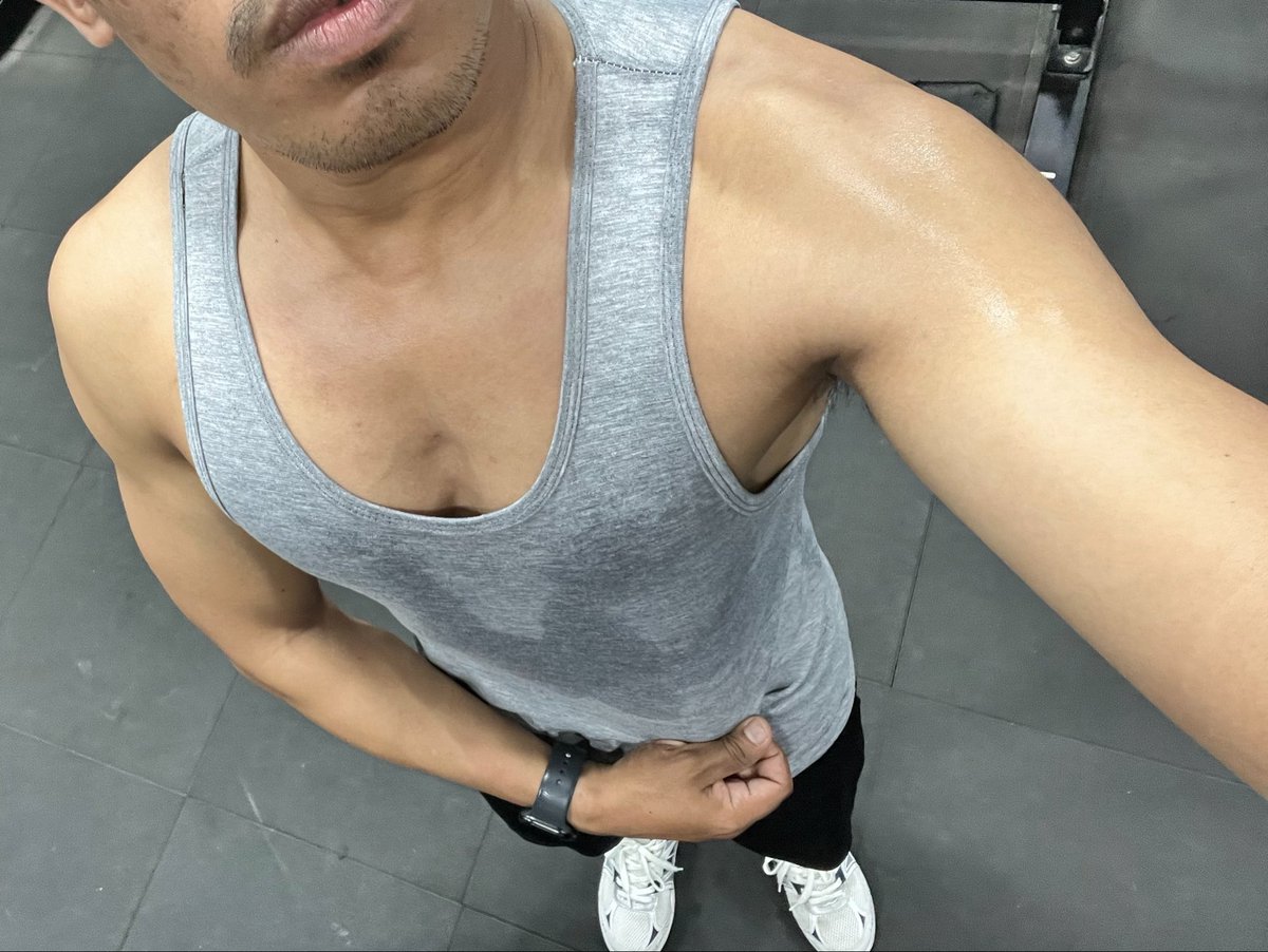 flatwhite996's tweet photo. Chest Day ever🔥🔥🔥 https://t.co/TYazSIG4Il