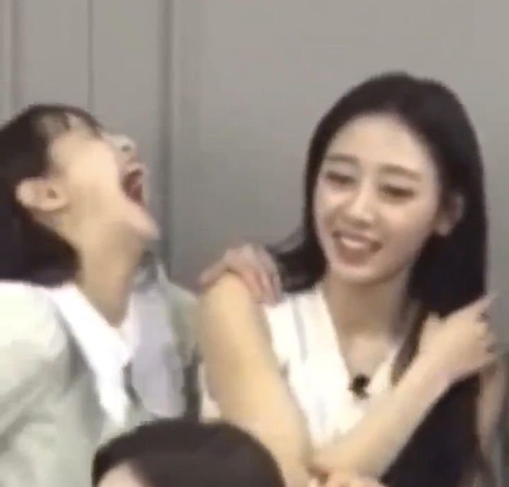 B0rnStunn3r's tweet photo. when a teacher tells an horrible joke but i have a 0.4 in their class https://t.co/TfOmYoQVVx